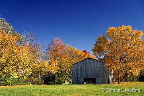 Autumn Tobacco Barn_24798.jpg - Photographed along the Natchez Trace Parkway in Tennessee, USA.